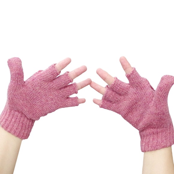 Pink Clamshell Exposed Finger Mittens - Picture 5 of 8